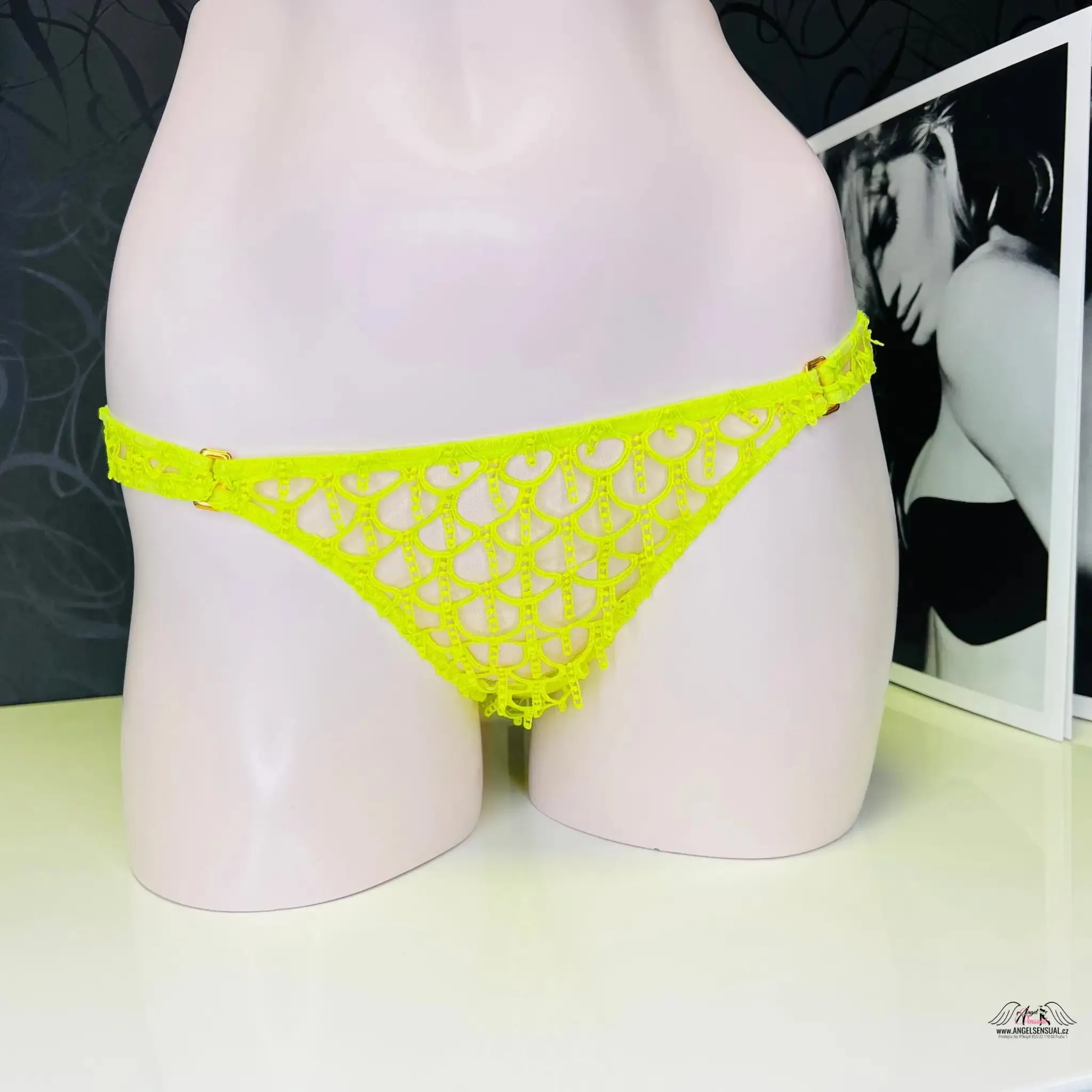 Lime Yellow Axis Brief