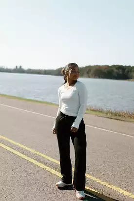 Black sweatpants with high waist.