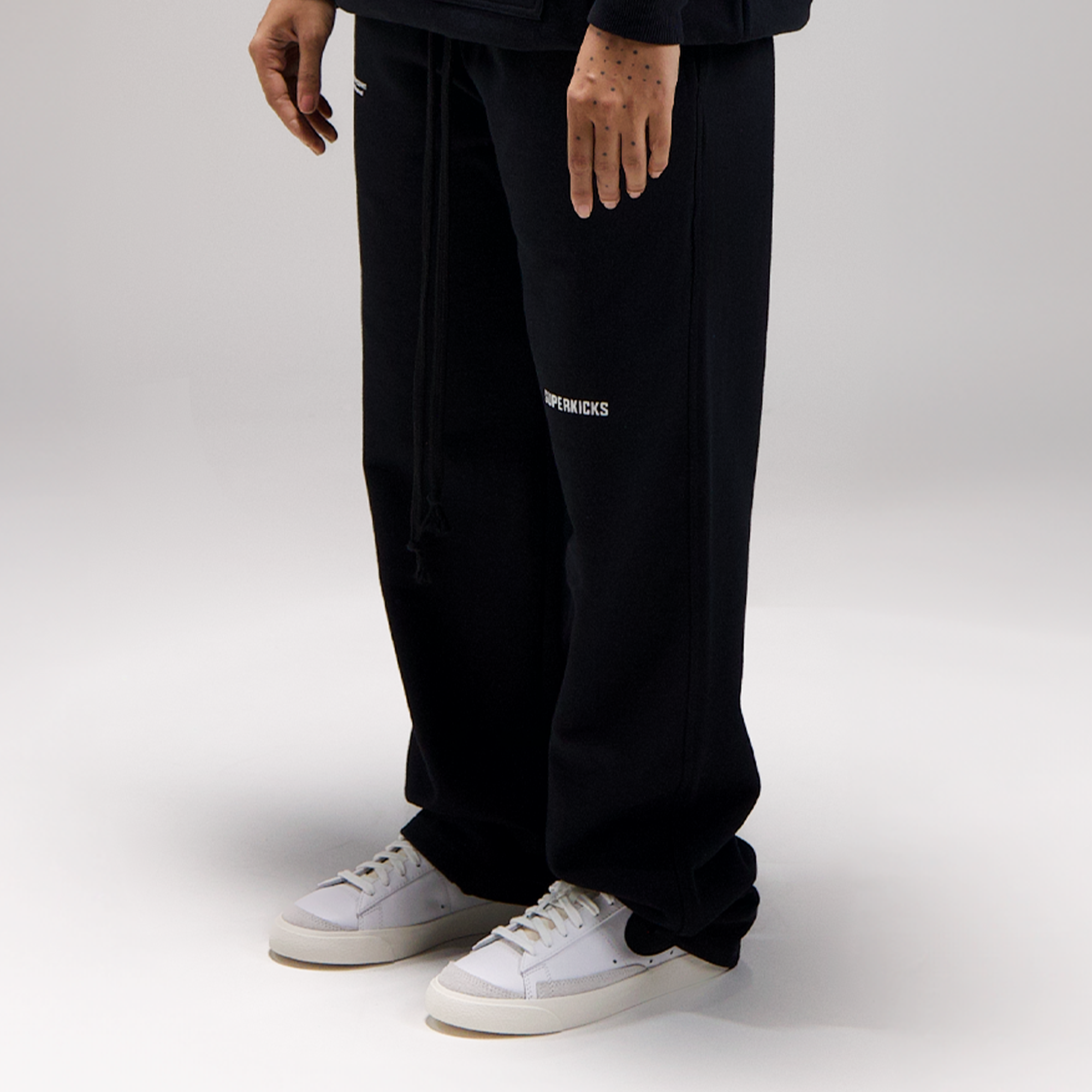 CORE 3.0 Black Unisex Sweatpants.