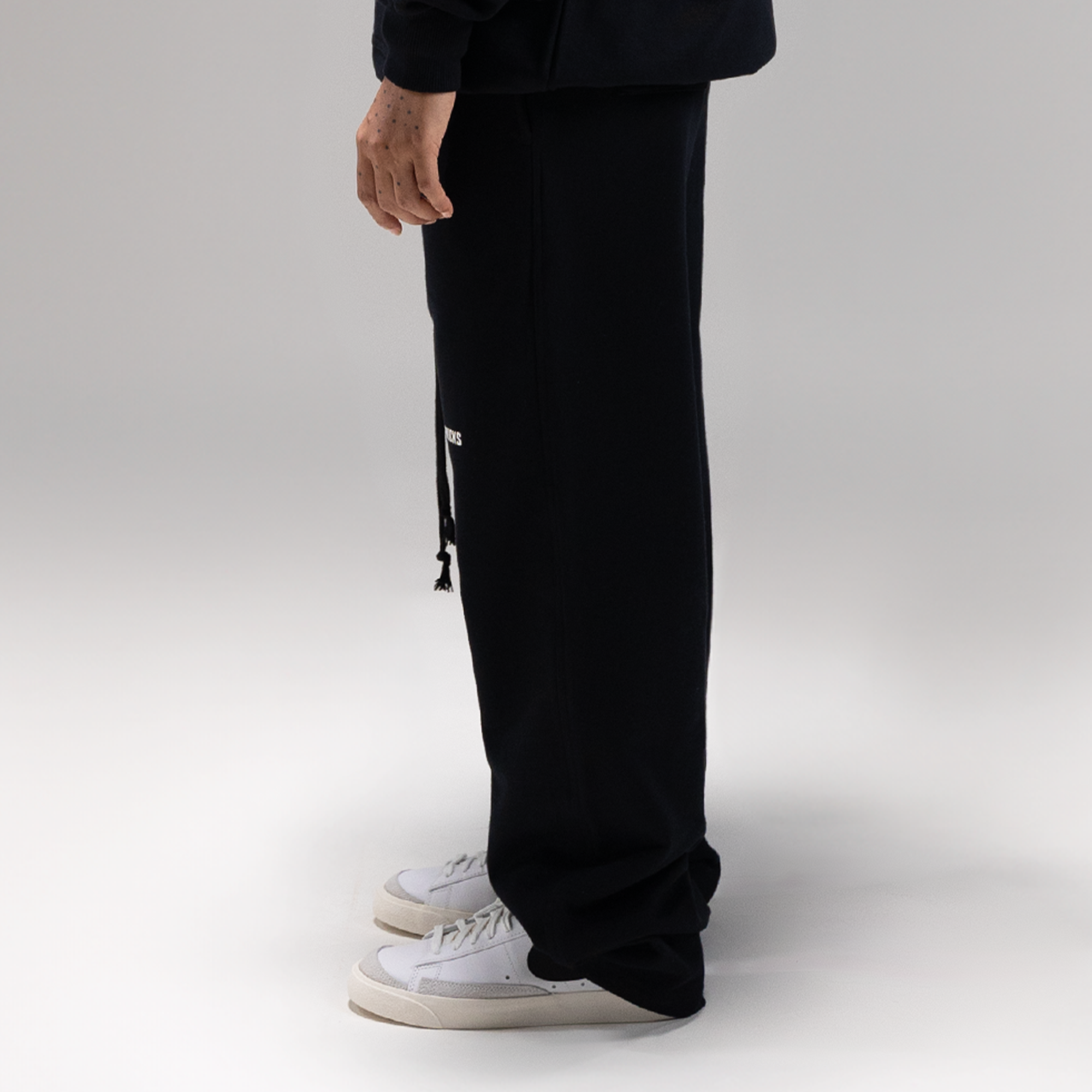 CORE 3.0 Black Unisex Sweatpants.