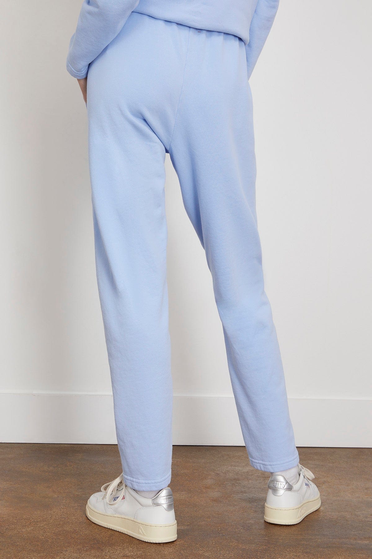 Crosby Sweatpant Peri Sky - Shop Now!