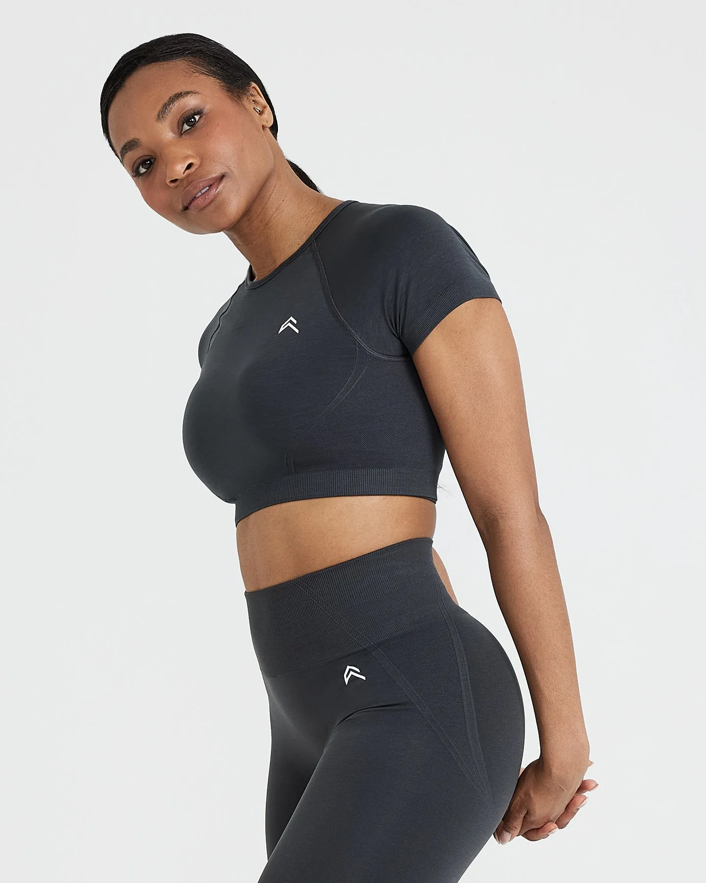 Effortless Seamless Short Crop Top Coal