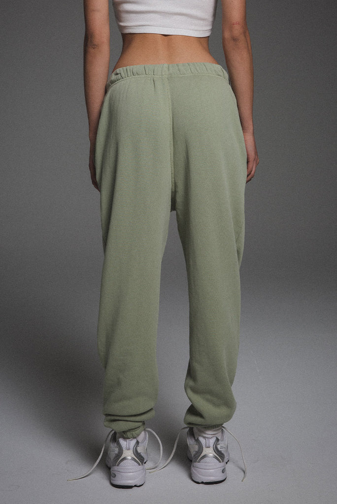 Elwood Core Sage Sweatpant