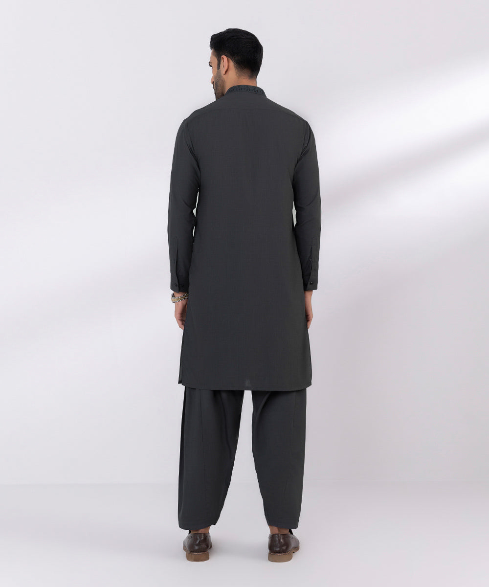 Google-friendly result: Wash and wear suit with embroidered details