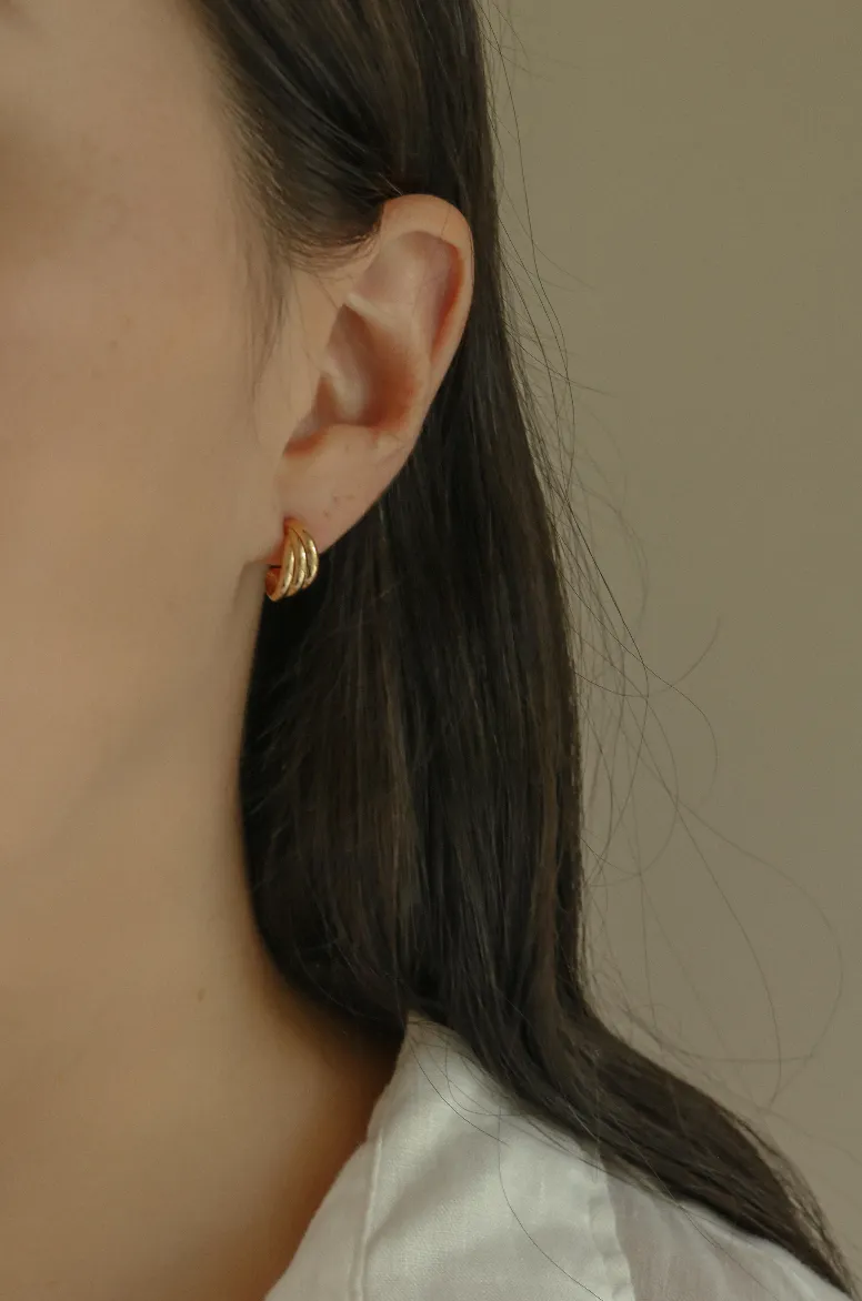 Josephine Crescent Hoop Earrings in Ribbed Style