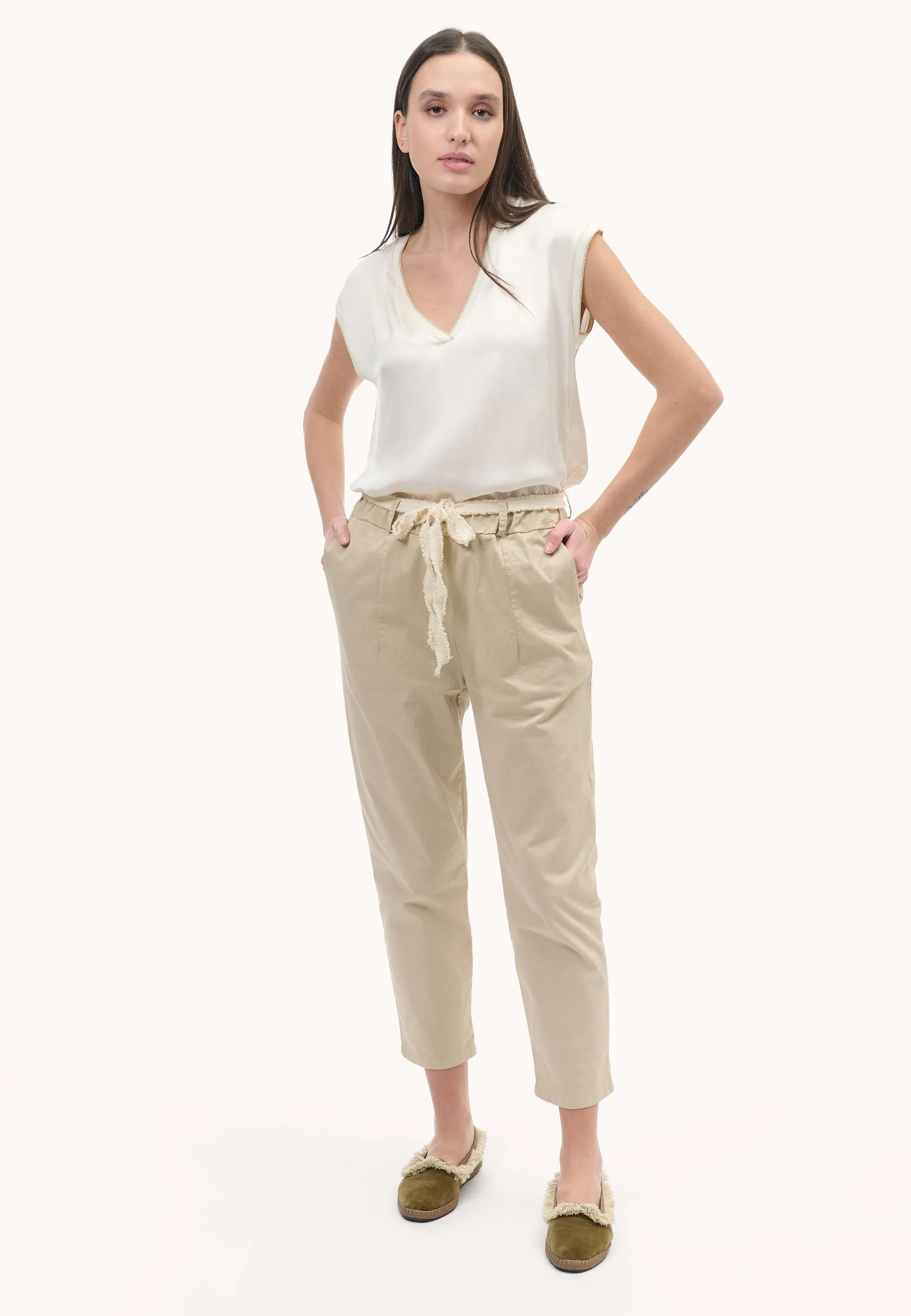 Baggy pants with elastic waist 

