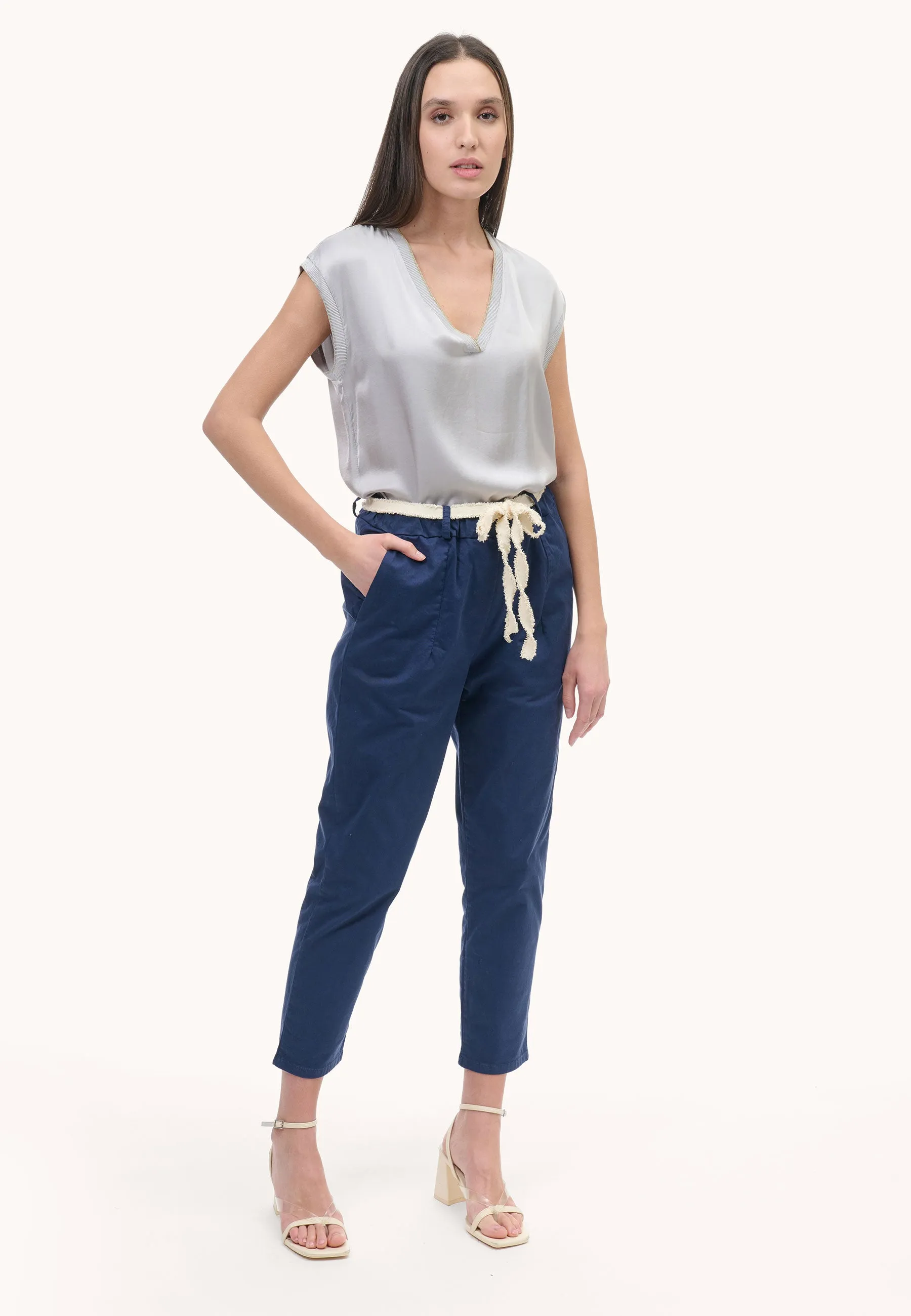 Baggy pants with elastic waist 

