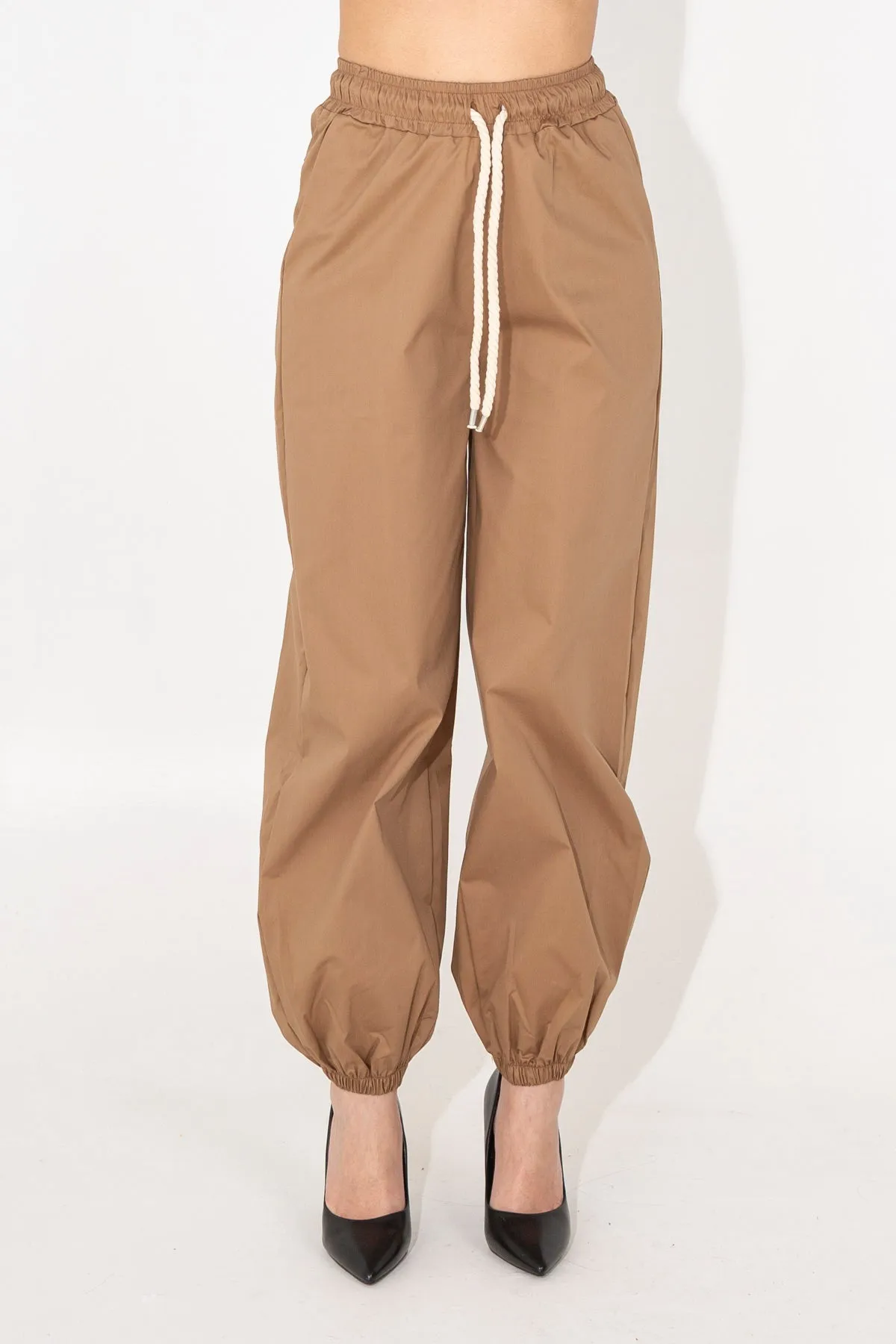 baggy trousers