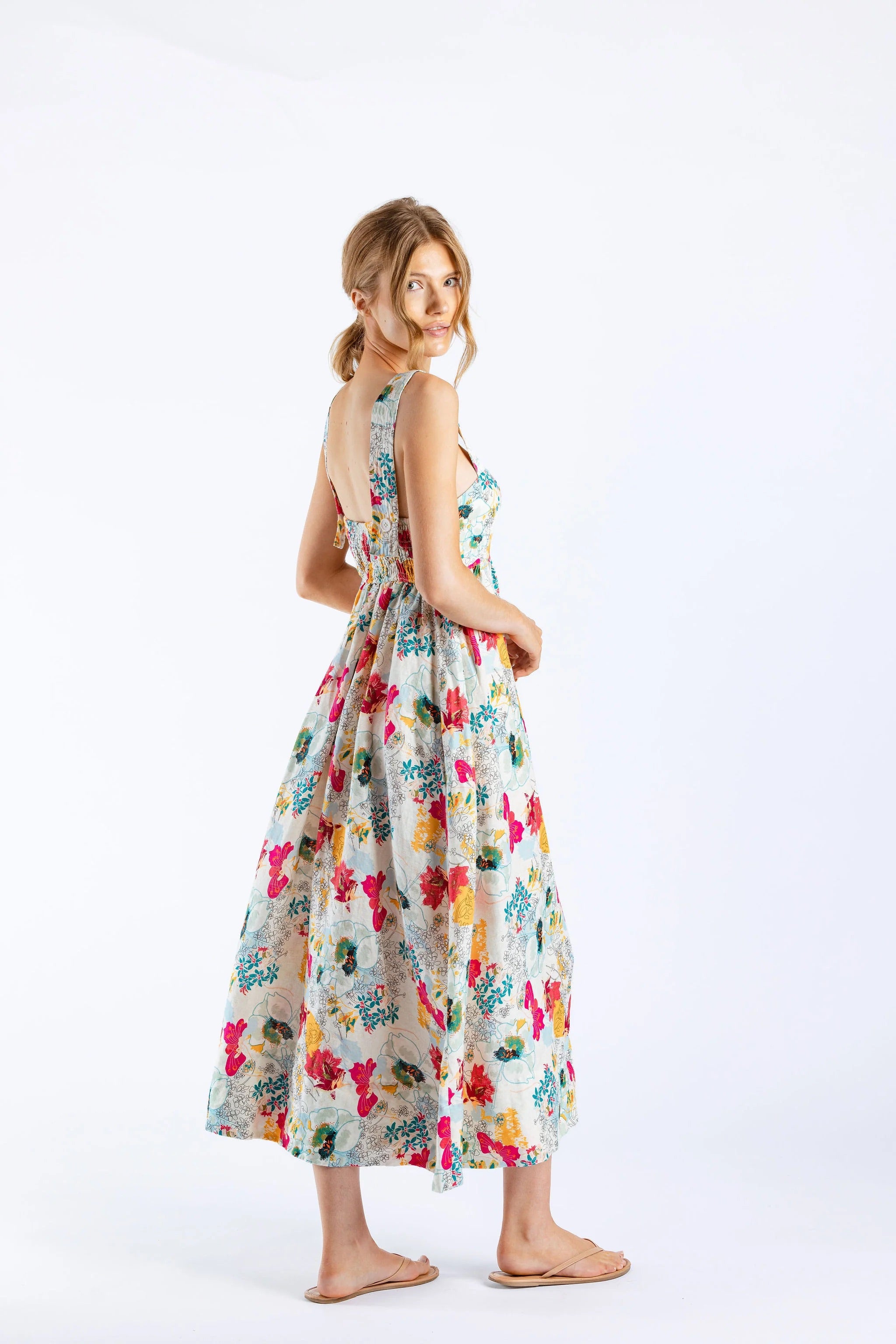 Sundays - Ricci Dress - Wanderlust Flor: A stylish and vibrant dress for Sundays. Order now!