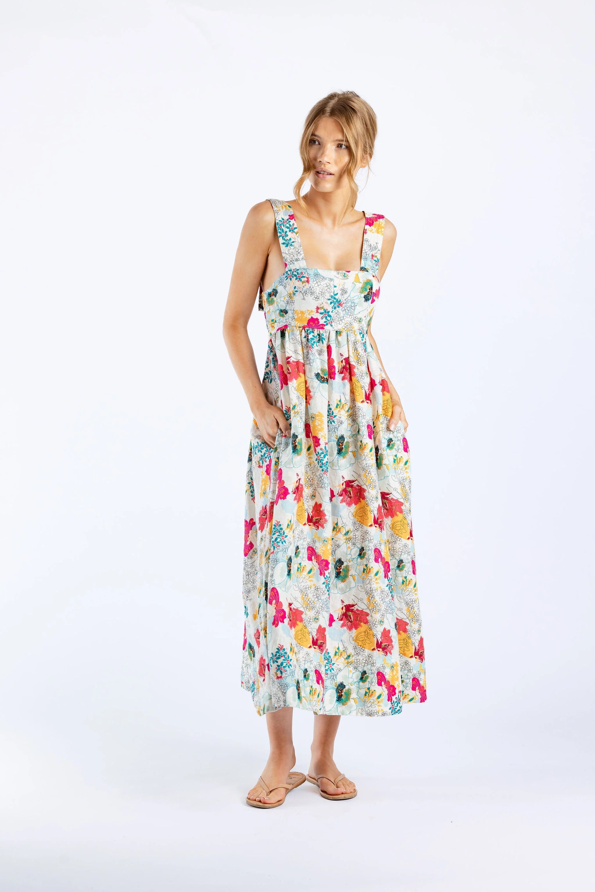 Sundays - Ricci Dress - Wanderlust Flor: A stylish and vibrant dress for Sundays. Order now!