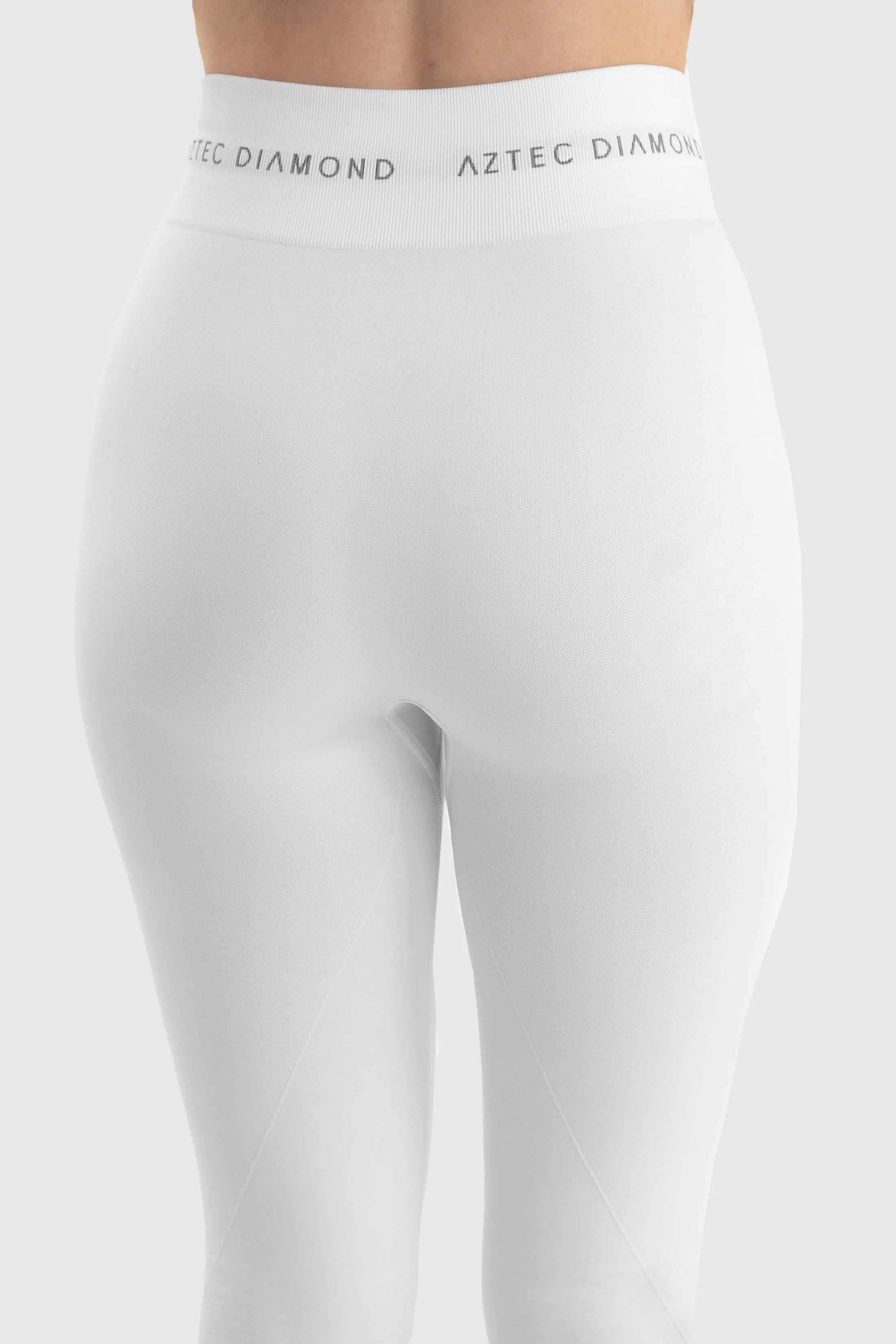 Thermal white under breeches